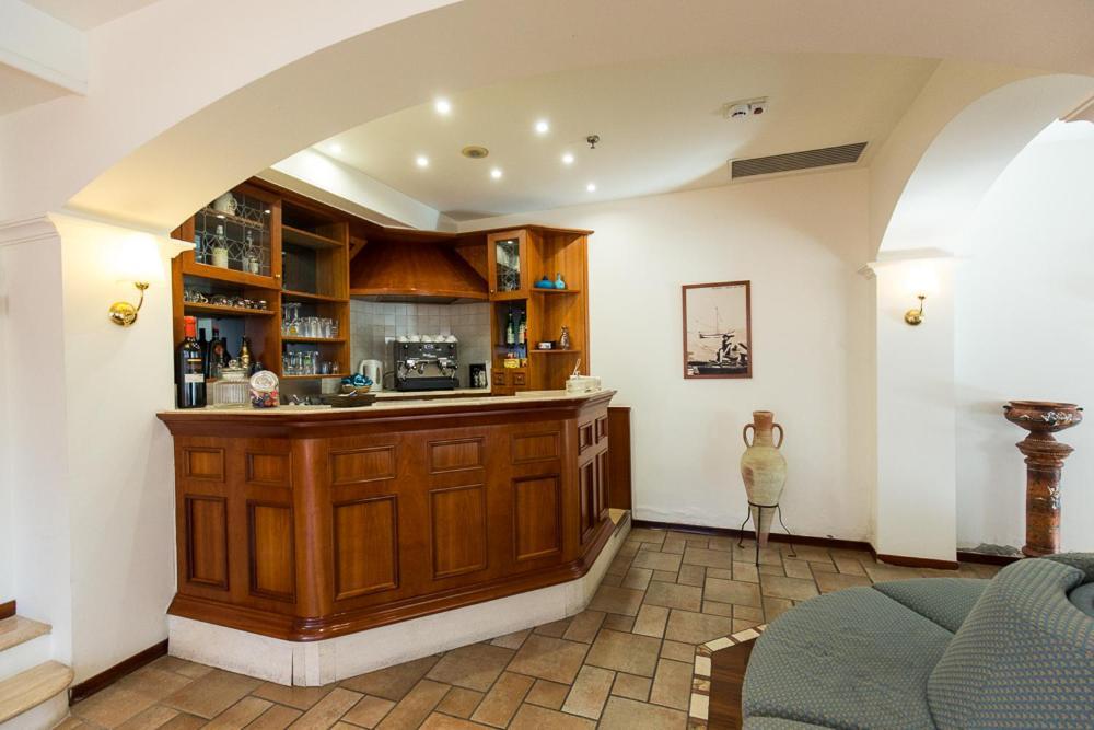 Hotel Trevi Riccione, In Centro Sul Mare